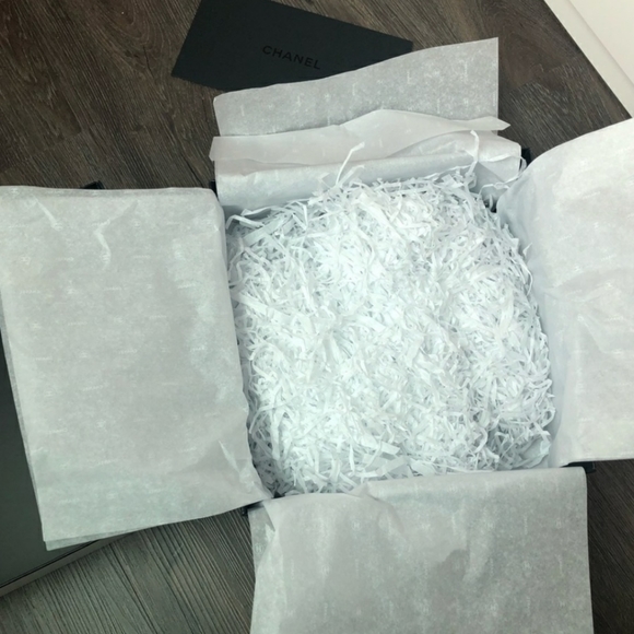 Chanel Large white & black gift box SET stuffing tissue envelope AUTHENTIC NEW - Picture 6 of 6